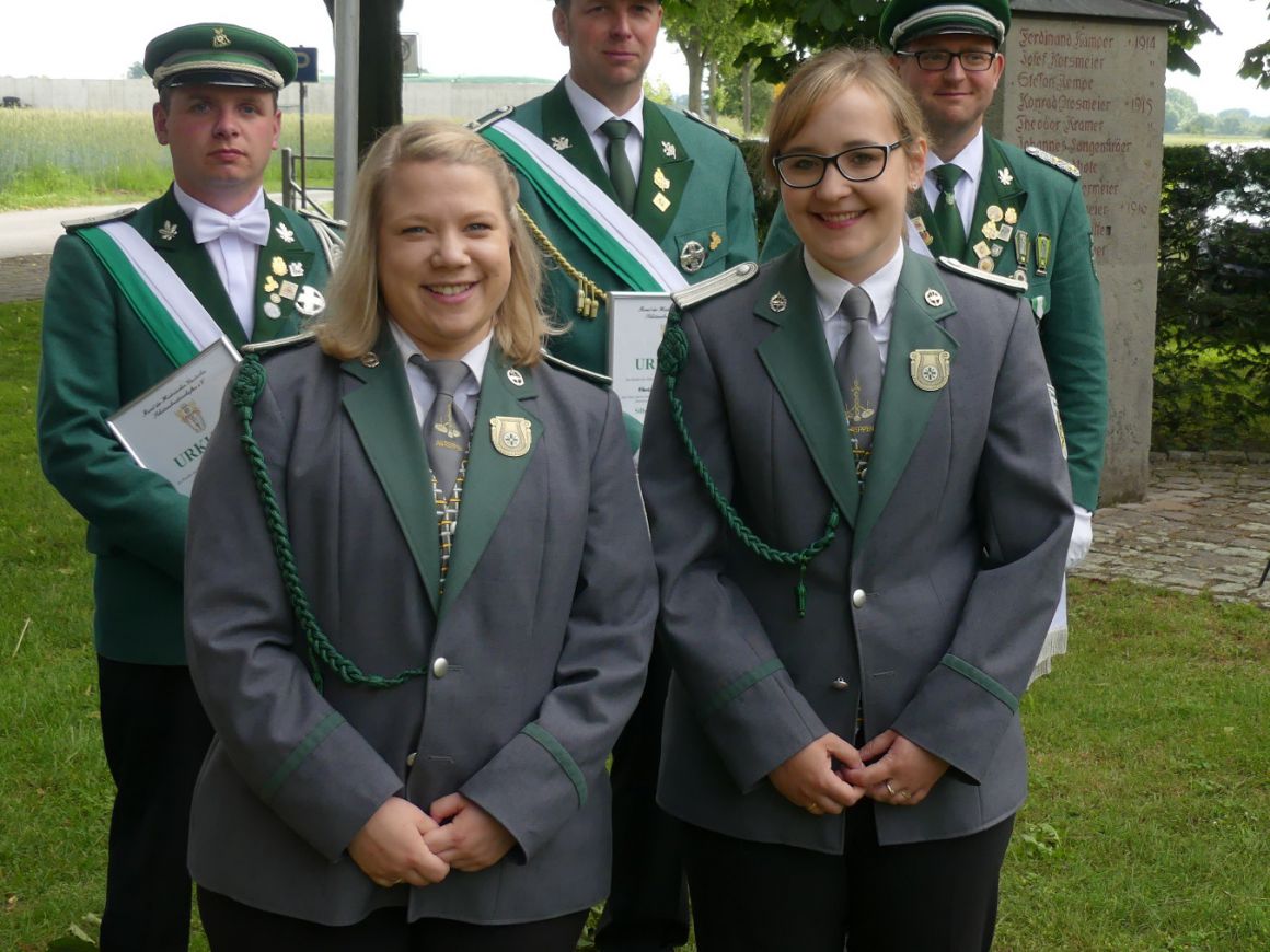 Ehrung für Stephanie Swinburne und Marina Sperber